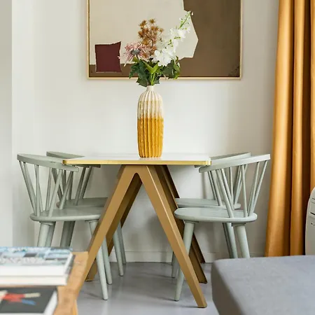 Shway - The Black Pants Appartement Antwerpen